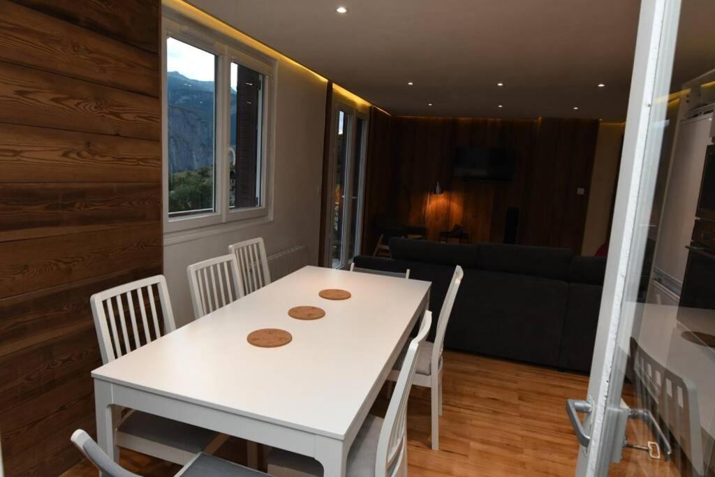 Logement Renove Avec Vue Panoramique La Saussaz المظهر الخارجي الصورة